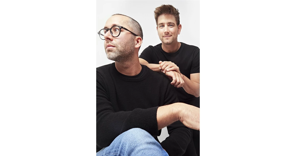 Kép 2/2 - Fogantyú Furnipart BERET gomb, fa, lakkozott tölgy