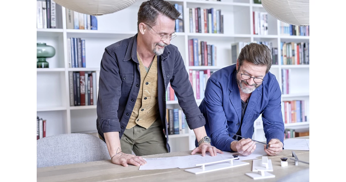 Kép 5/5 - Fogantyú Furnipart ENVELOPE  160mm, alumínium, csiszolt sárgaréz