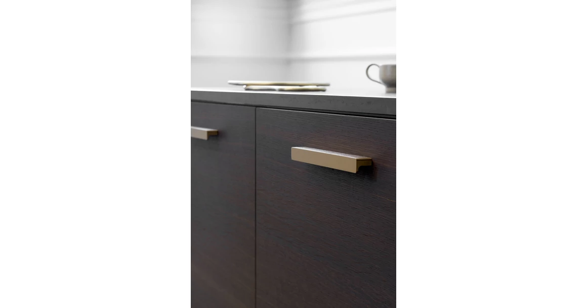 Kép 2/6 - Fogantyú Furnipart ELAN  160mm, alumínium, csiszolt sárgaréz