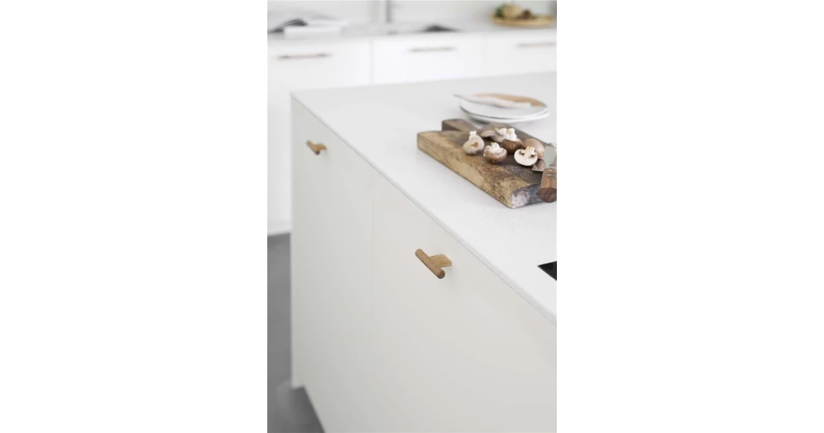 Kép 2/2 - Fogantyú Furnipart JOIN   16mm, fa, lakkozott tölgy