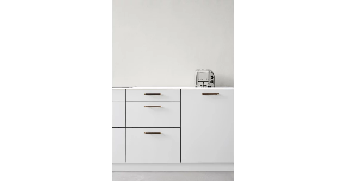 Kép 2/4 - Fogantyú Furnipart MANOR  128mm, fém, antik sárgaréz