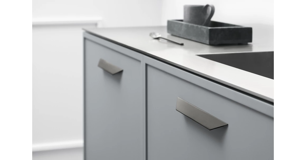 Kép 3/5 - Fogantyú Furnipart STREAMLINE   96mm, alumínium, fekete