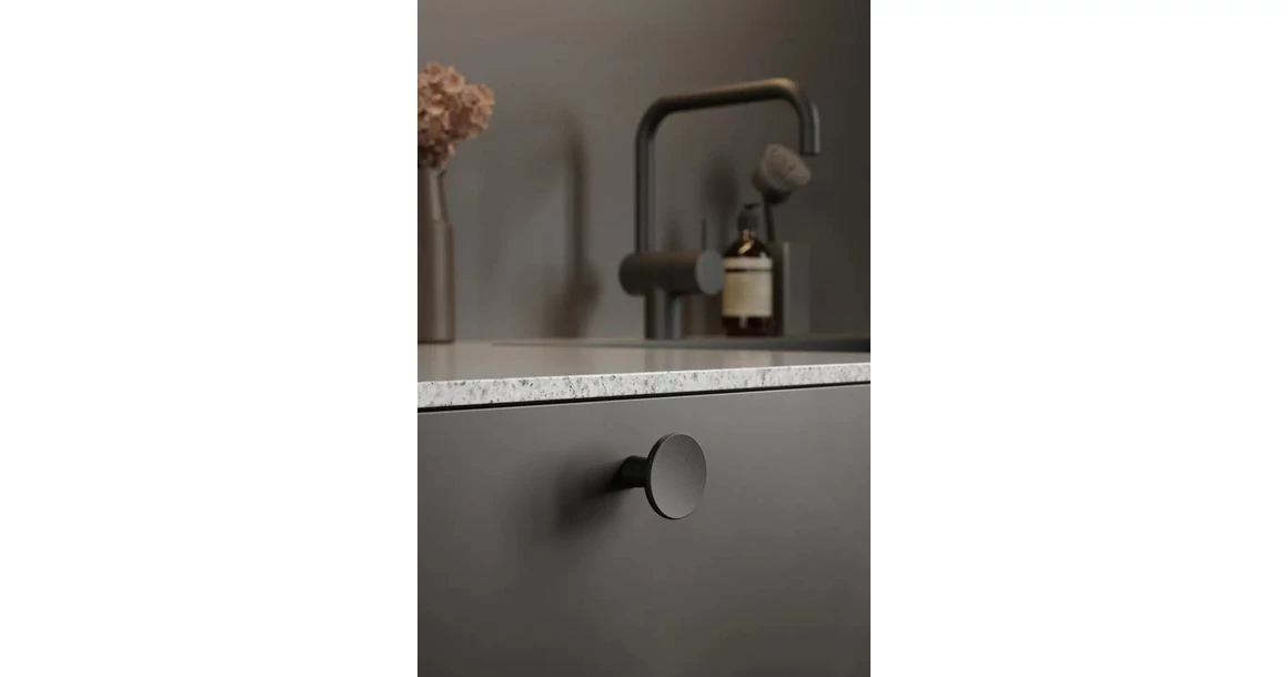 Kép 2/2 - Fogantyú Furnipart TERRA gomb, öntöttvas, fekete