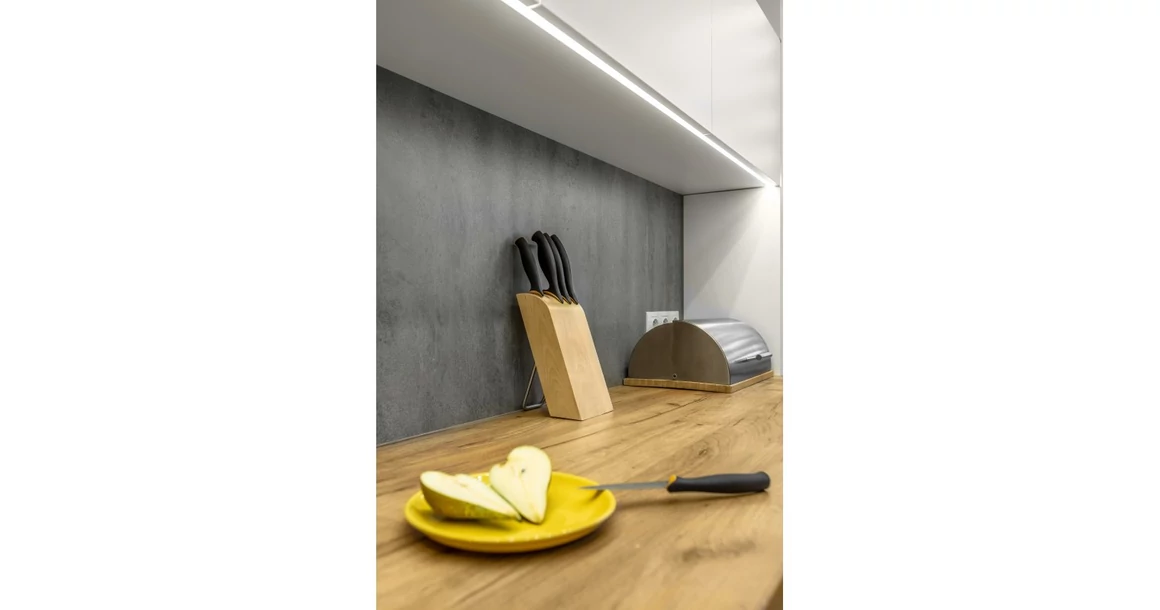 Kép 3/5 - LED szalag COB LED csík, 1600 LED/5 fm, semleges fehér, 8W/fm,  40W/5fm , 8mm , 5fm/tekercs, 12V, IP20, 800lm/m N