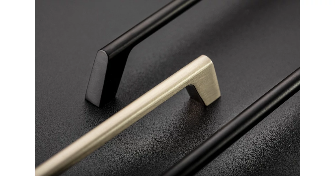 Kép 4/4 - Fogantyú fém,  160mm, UZ-G2, króm