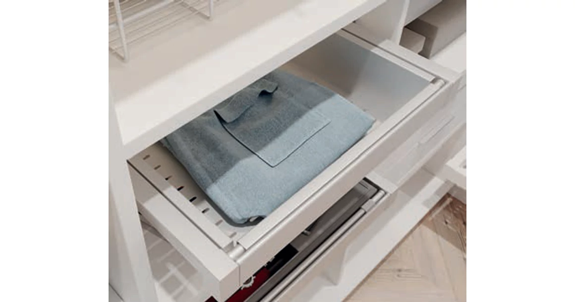 Kép 4/5 - Gardób ELITE kosár 116mm magas, teljes kihúzású, csillapított záródású, rejtett fióksínnel szerelve, 560-618mm, fehér