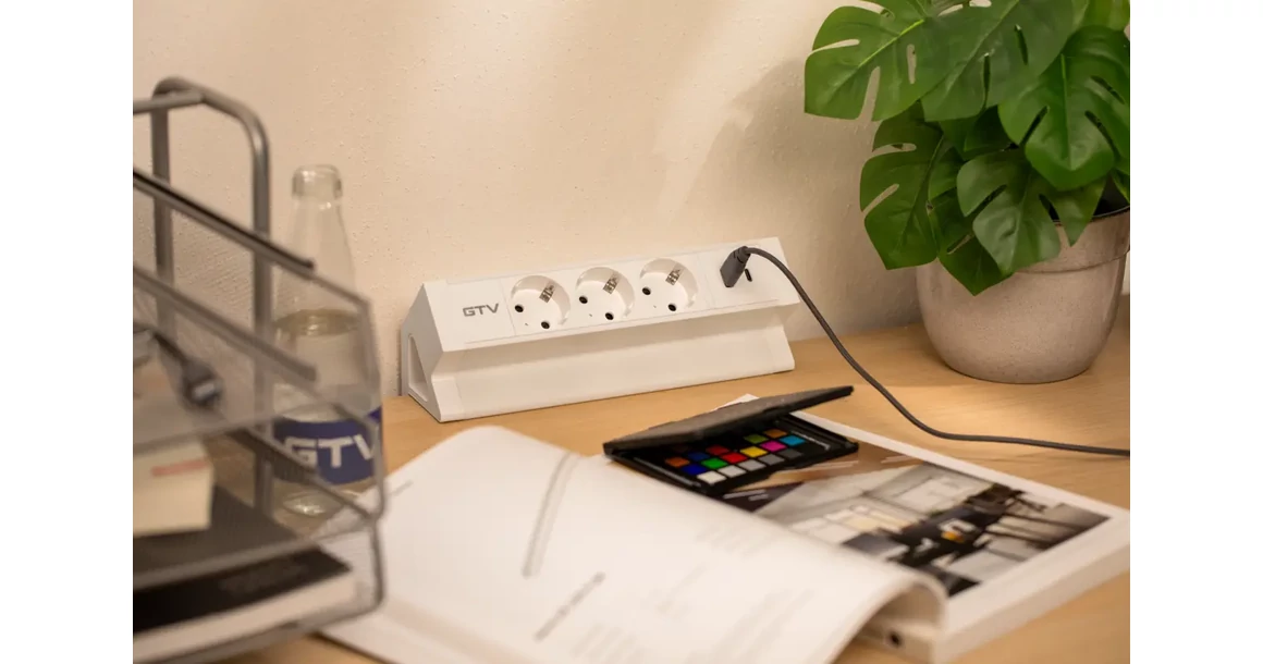 Kép 4/12 - Konnektor, pultra szerelhető, 3x dugalj, 1x USB A, USB C, 1,5fm kábellel, fehér, BASCO