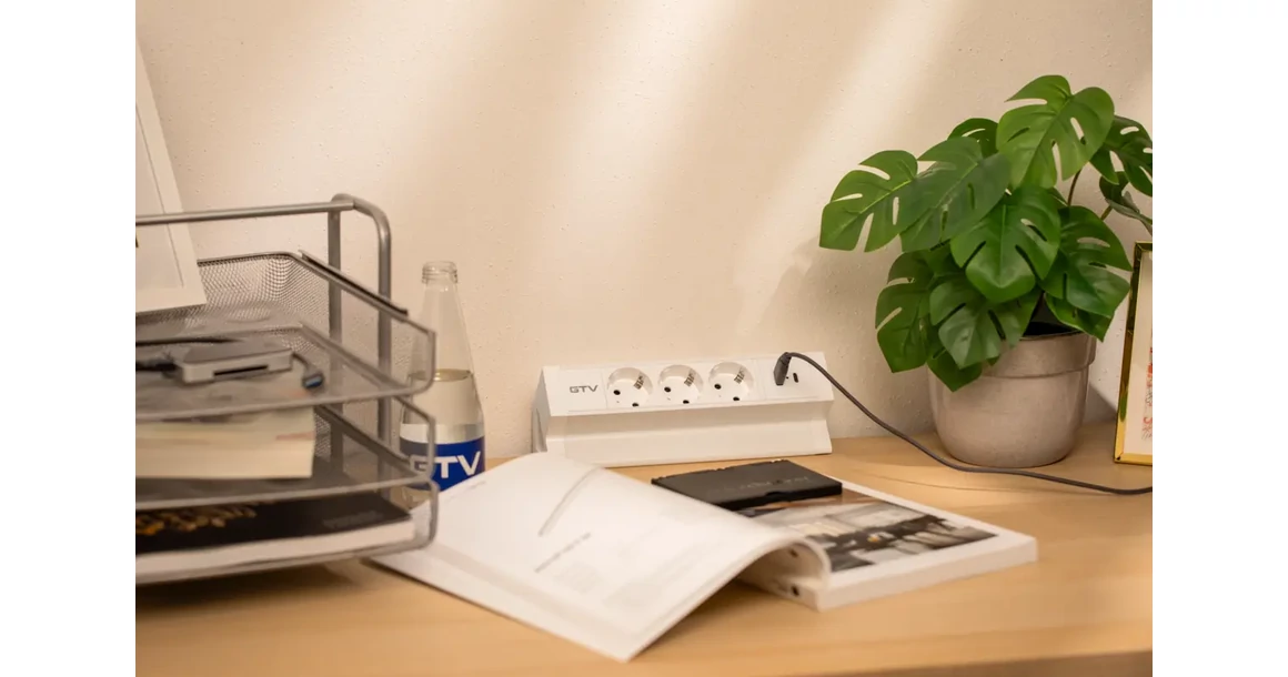 Kép 7/12 - Konnektor, pultra szerelhető, 3x dugalj, 1x USB A, USB C, 1,5fm kábellel, fehér, BASCO