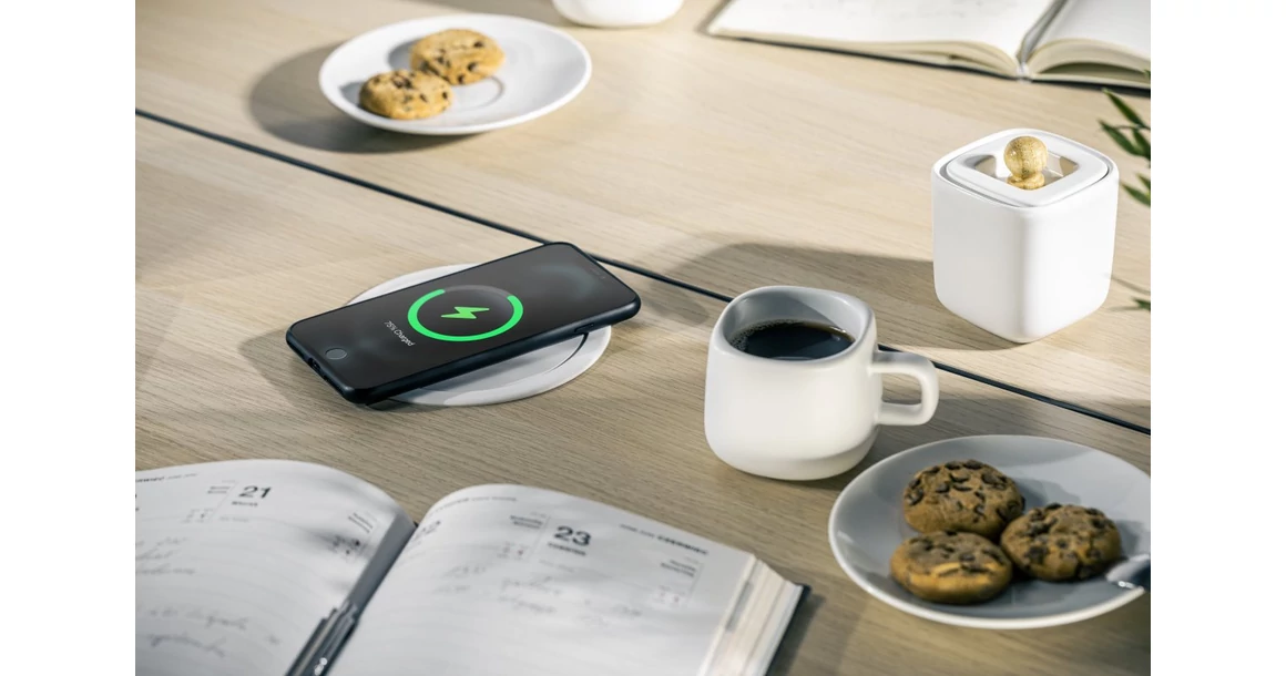 Kép 6/10 - Konnektor, pultba süllyeszthető, 4x dugalj, 2x USB 2A, 2x hálózati RJ45, 1,5 kábellel, 5W indukciós töltővel, fehér, 120mm COMFORT PLUS