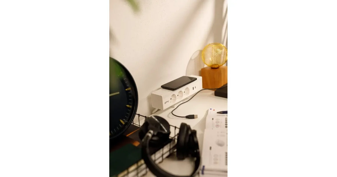 Kép 10/11 - Konnektor, pultra szerelhető, 3x dugalj, 1x USB A, USB C, 1,5fm kábellel, fehér, NICO