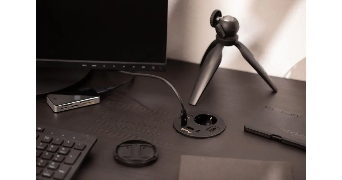 Kép 7/8 - Konnektor, pultba szerelhető, 1x dugalj, 1x USB A, 2xUSB C, RJ45; HDMI; 1,5fm kábellel, fekete RONDO