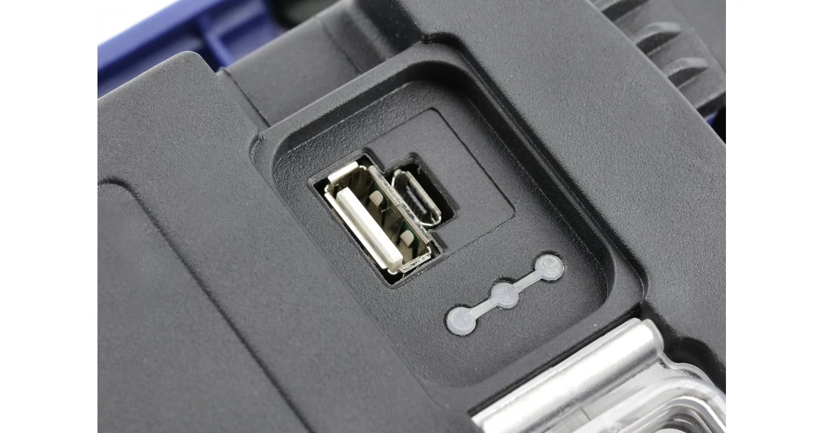 Kép 4/7 - LED reflektor akkumulátorral ONYX 20W, 1600lm, AC220-240V, 50/60 Hz, PF>0,5, RA>80, IP54, 120°, 6400K, kék