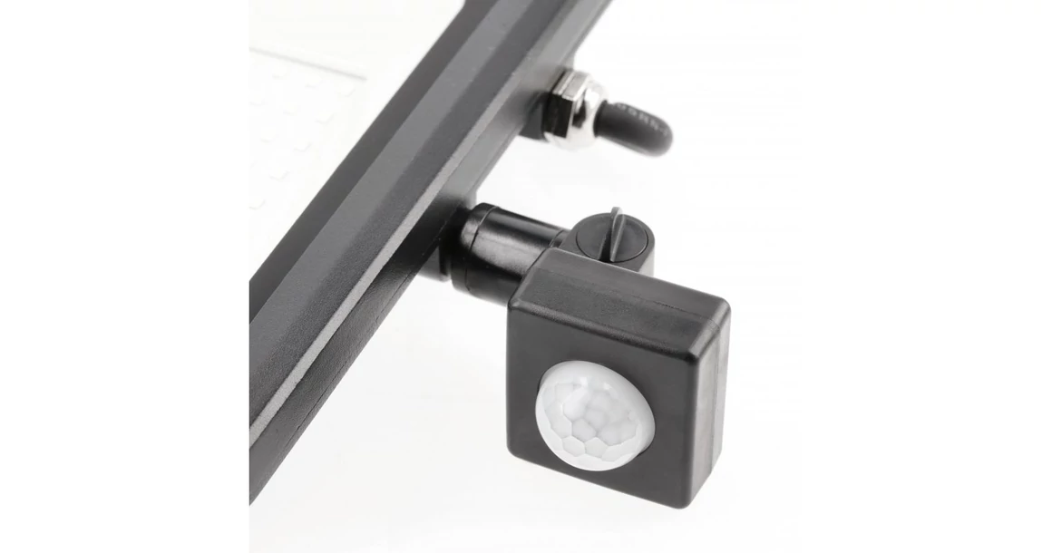 Kép 6/12 - LED reflektor iNEXT mozgásérzékelővel 20W 1600lm, PF>0,9, RA>80, IP65, 120°, 6400K, fekete