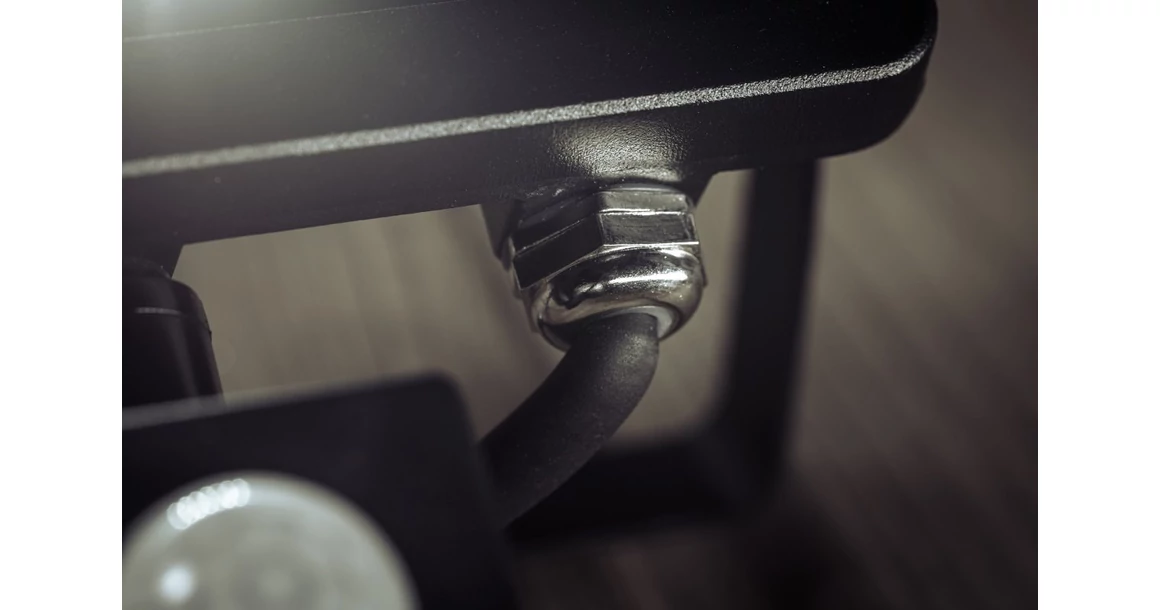 Kép 10/12 - LED reflektor iNEXT mozgásérzékelővel 20W 1600lm, PF>0,9, RA>80, IP65, 120°, 6400K, fekete