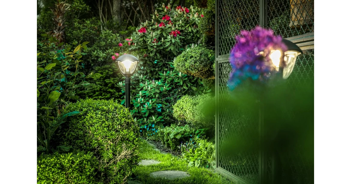 Kép 3/5 - Lámpa Kerti lámpatest GRANDE-P, E27, MAX.60W, IP54, AC220-240V, 50-60Hz, pillér 1 m, fekete