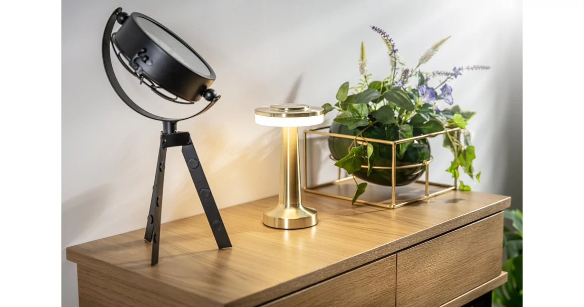 Kép 3/4 - Lámpa Asztali Monum, 3W, 200lm, DC 5V, 1A,3000 K, 3 fokozatú fényerő, akkumulátor 1800 mAh, arany