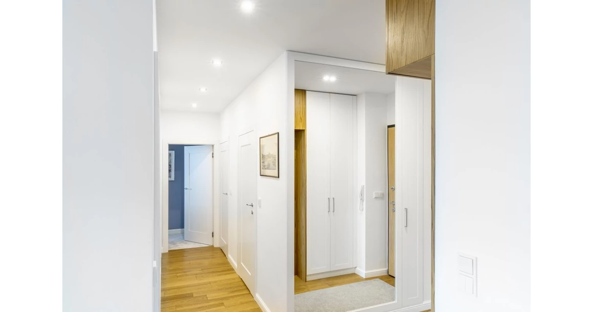 Kép 4/11 - Lámpa Mennyezeti lámpatest MORENA, IP20, négyzet, ezüst