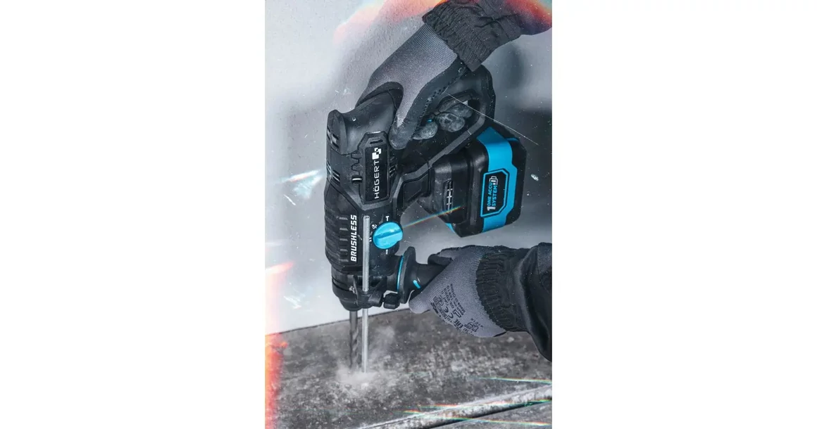 Kép 4/11 - Högert HT2E249-B24CH fúró-vésőkalapács szett, 18V, 2,2J, SDS+, 2db 4Ah akkuval, töltővel, kofferben