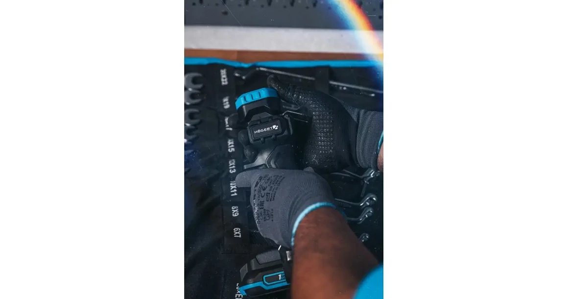 Kép 3/7 - Högert HT2E238-0FLH reflektor, 18V, 1000lm, dobozban