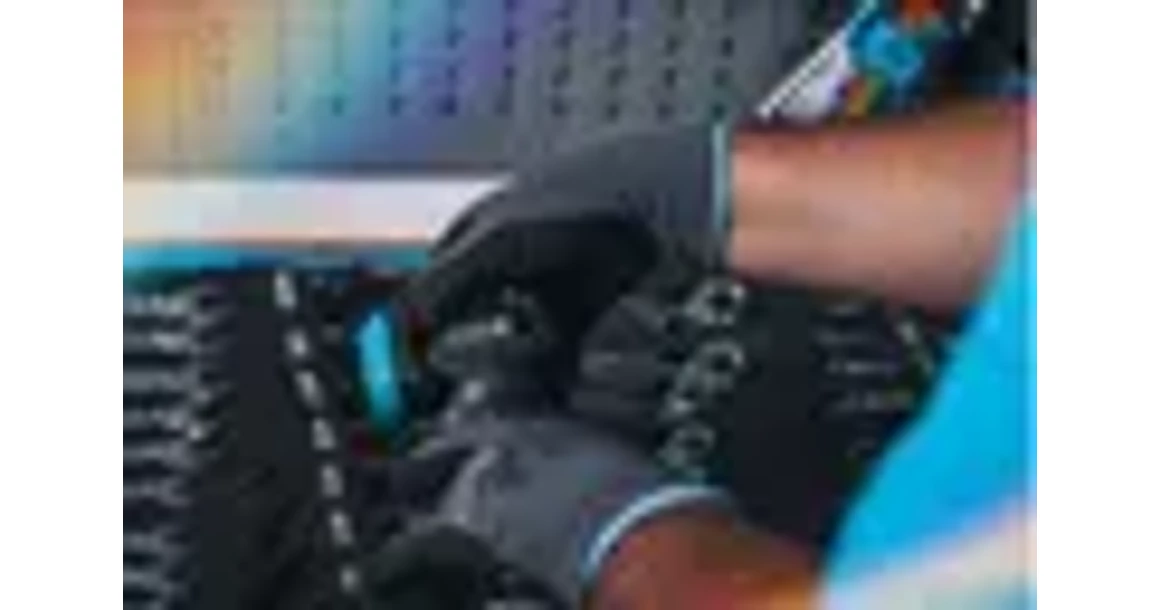 Kép 6/7 - Högert HT2E238-0FLH reflektor, 18V, 1000lm, dobozban