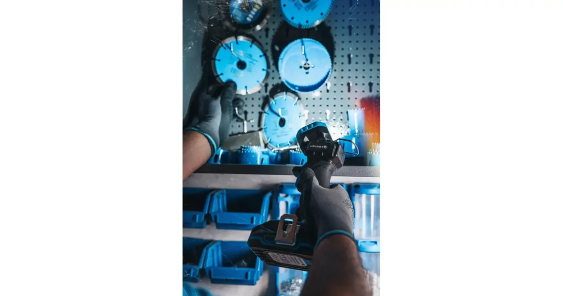 Kép 7/7 - Högert HT2E238-0FLH reflektor, 18V, 1000lm, dobozban