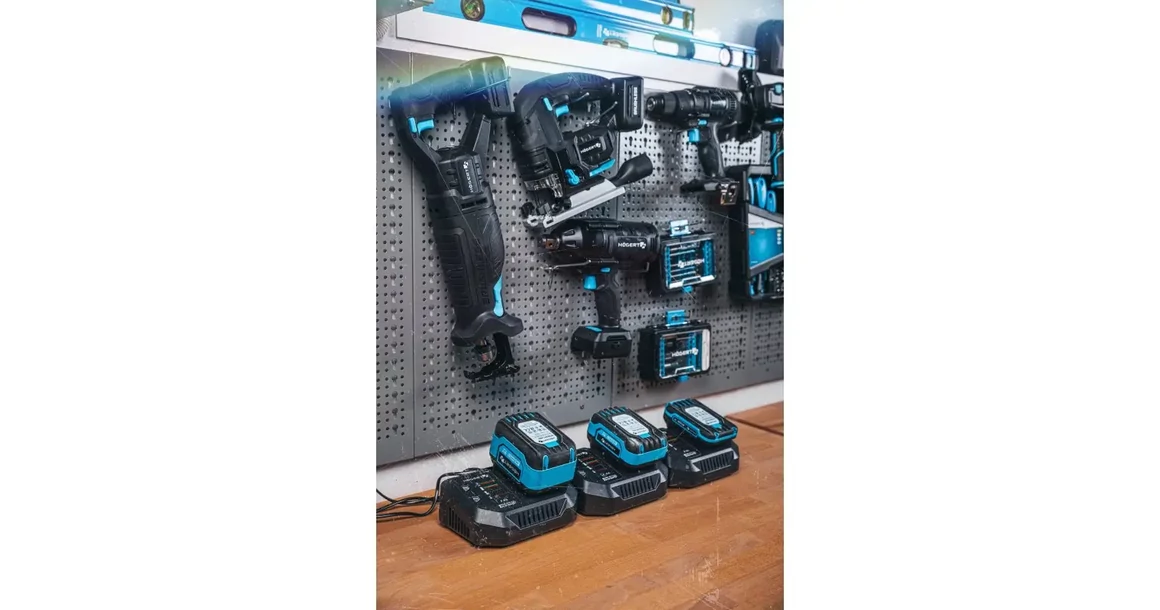 Kép 6/7 - Högert HT2E242-C40 akkumulátor töltő 18V, 4Ah, dobozban