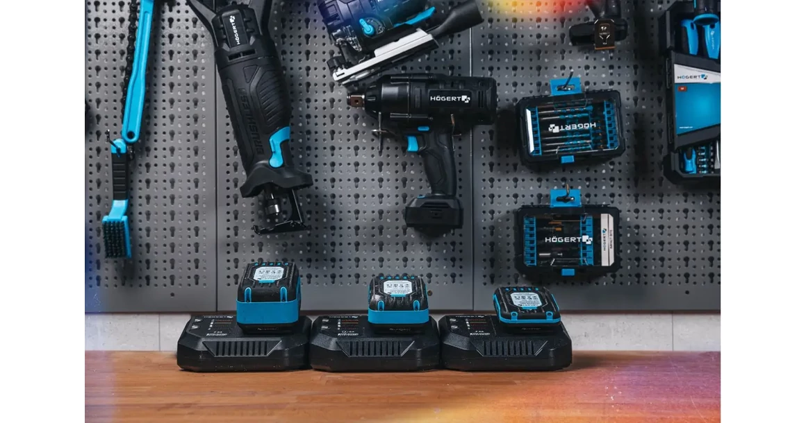 Kép 7/7 - Högert HT2E242-C40 akkumulátor töltő 18V, 4Ah, dobozban