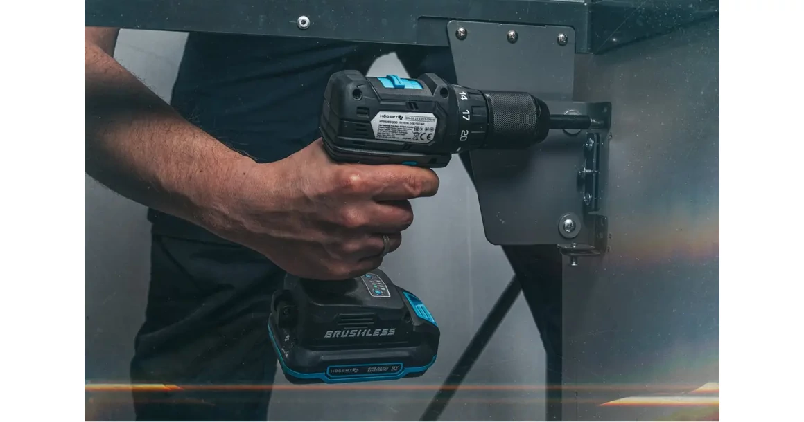 Kép 5/13 - Högert HT2E265-B22DD fúró - csavarbehajtó szett, 18V, 40Nm, 2db 2 Ah akkuval, töltővel, kofferben