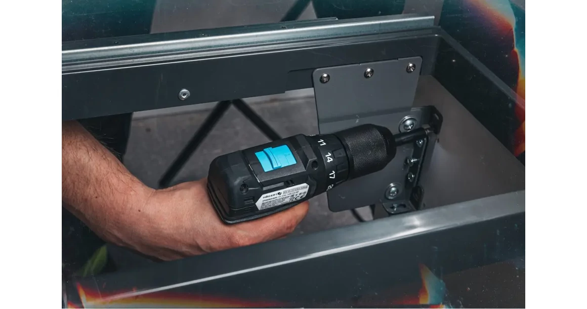 Kép 6/13 - Högert HT2E265-B22DD fúró - csavarbehajtó szett, 18V, 40Nm, 2db 2 Ah akkuval, töltővel, kofferben