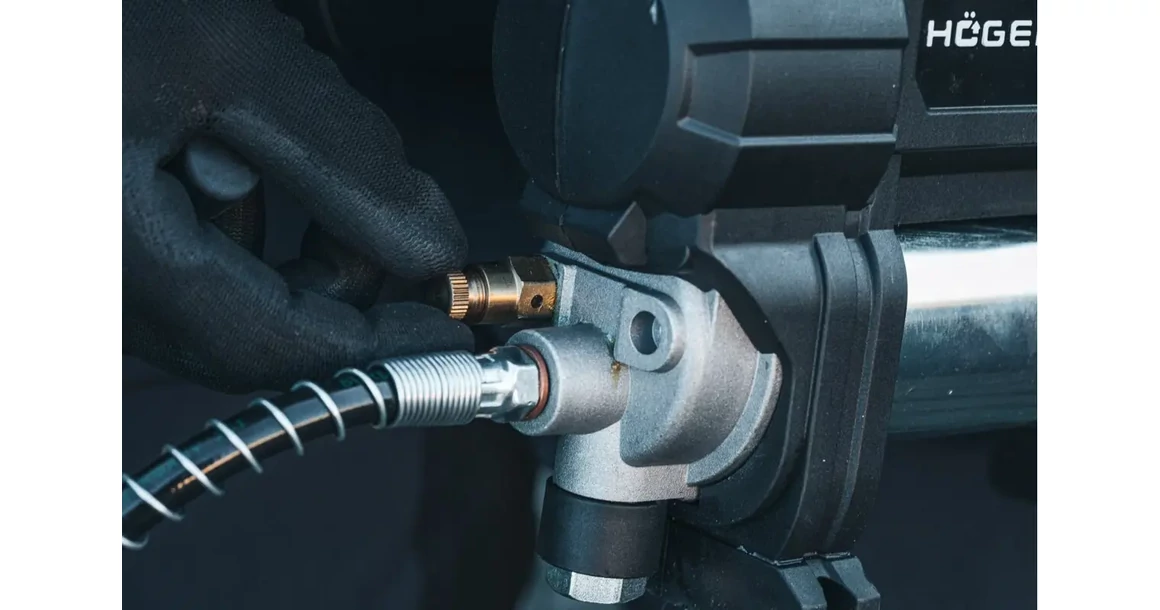 Kép 6/19 - Högert HT2E270-0GG zsírzófisztoly 18V, 410ml, dobozban