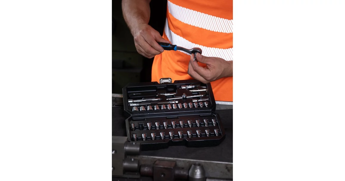 Kép 3/3 - Szerszám Högert Szerszámkészlet,  46db-os, tárolóban