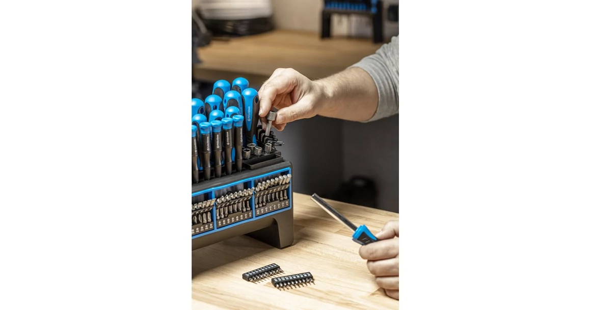 Kép 6/6 - Szerszám Högert Csavarhúzó szett, 114db-os, Crv, csavarhúzók, bitfejek, dugókulcsok, imbuszulcsok, álvánnyal