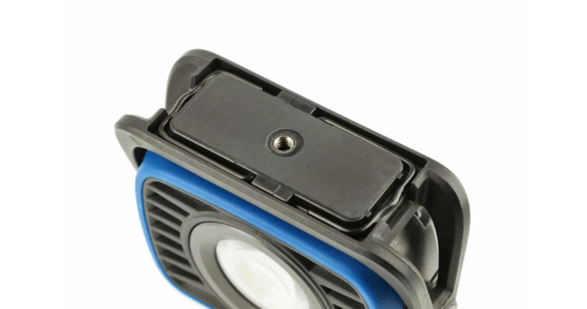 Kép 2/4 - Szerszám Högert Lámpa, LED, munkalámpa, 1500lm, IPX4-IK07, akku Li-Ion 3,7V 8000mAh, 4 szín