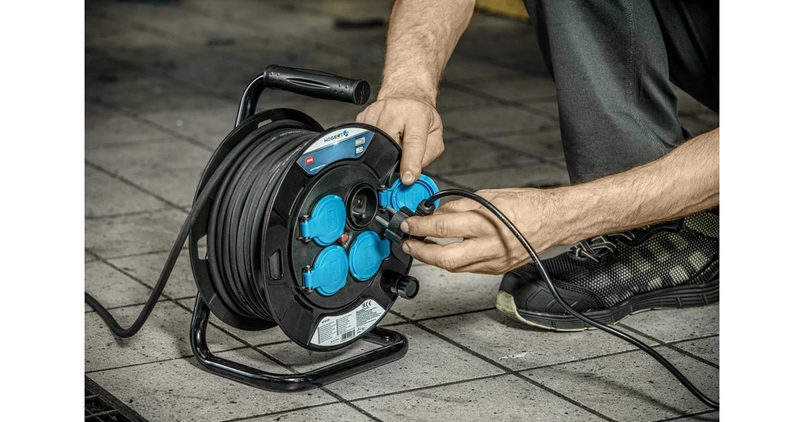 Kép 3/3 - Szerszám Högert Hosszabbító,  20m, IP44, max 3000W, kábeldobbal, 4-es francia elosztóval