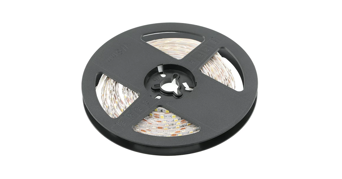 Kép 1/2 - LED szalag 2835, 300 LED/5 fm, hideg fehér,  6W/fm,  33W/5fm , 8mm , 5fm/tekercs, 12V, IP20, 750lm/m