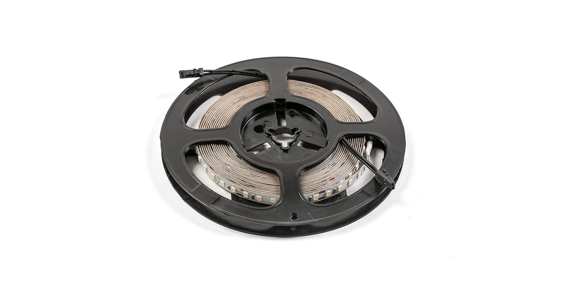 Kép 1/2 - LED szalag 2835, 600 LED/5 fm, váltakozó színhőmérséklet, CCT, 5W/fm,  33W/5fm , 8mm , 5fm/tekercs, 12V, IP20, 700lm/m