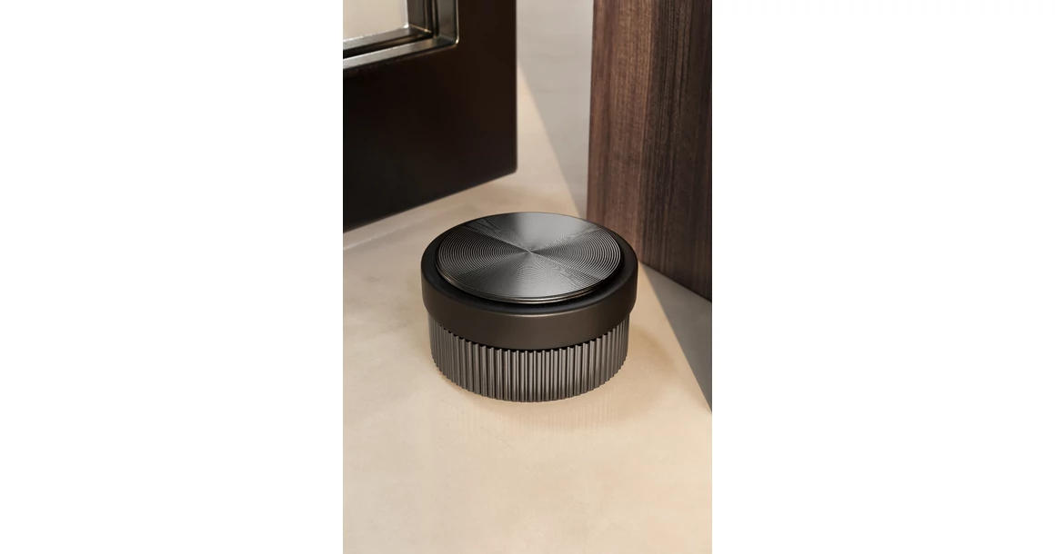 Kép 4/4 - Ajtóütköző Viefe BROOKLYN 62mm, alumínium, polírozott nikkel