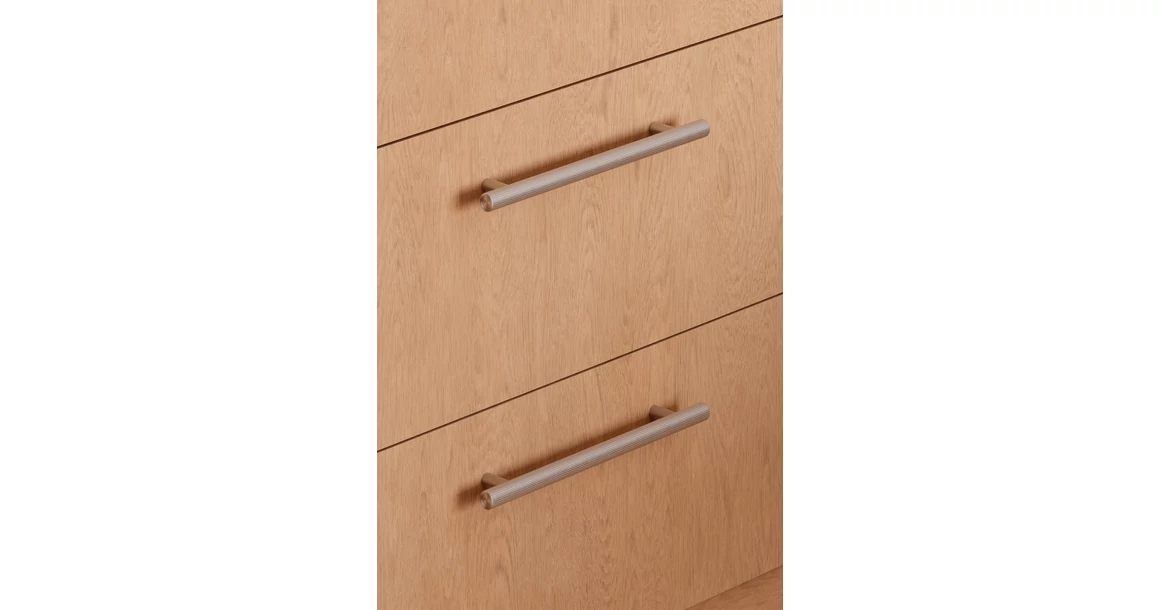 Kép 4/5 - Fogantyú  Viefe BOTO BIG  frontról szerelhető 1024mm, alumínium, fényes nikkel