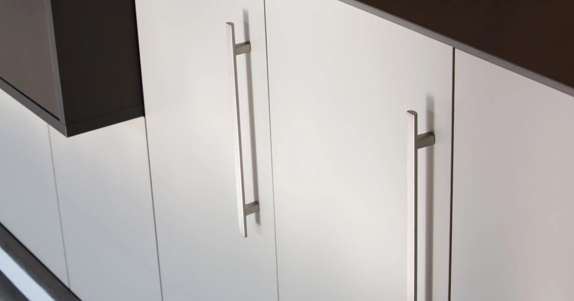 Kép 2/3 - Fogantyú  Viefe ARA  320mm, fém, szálcsiszolt