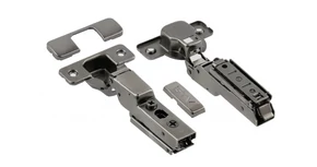 Kivetőpánt, félig rázáródó, csillapított záródású, klippes, eurocsavar nélküli egyenes talp h=0, fekete