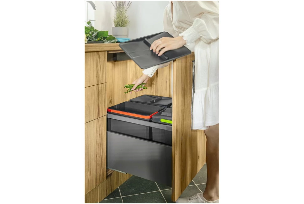 Hulladékgyűjtő AxiSpace 600mm, mozgatórendszer nélkül, 1x15L, 3x7L edényekkel, tálcával, fedelekkel