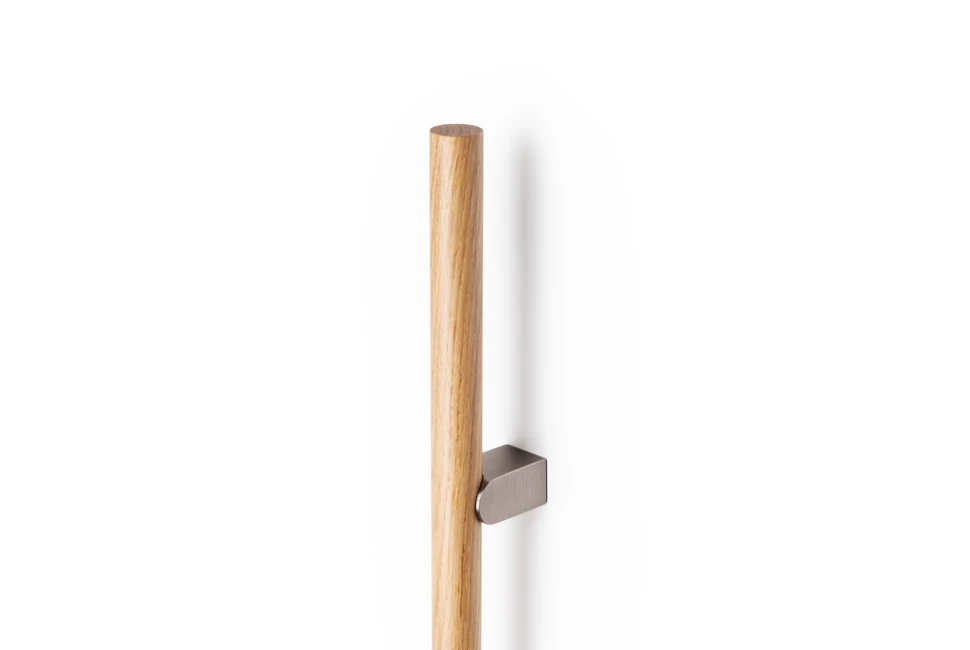 Fogantyú  Viefe KUMO WOOD BIG  frontról szerelhető  320mm, alumínium-fa, szálcsiszolt - tölgy
